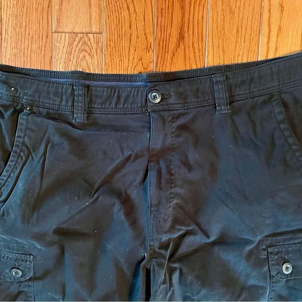 ST. JOHN’s BAY COMFORT STRETCH 10” MEN’s CARGO SHORT IN BLACK SIZE 40